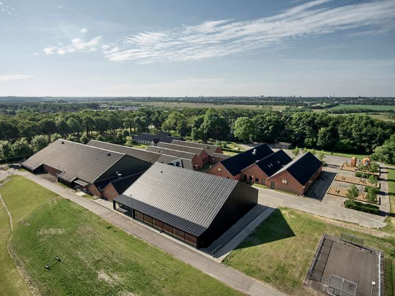 Modern sports hall with modern cladding, Trælundvej 3, 7400 Herning